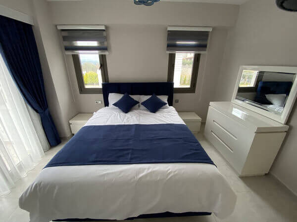 Blue-Bedroom-5-600.jpg
