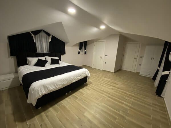 Black-Bedroom-1-600.jpg