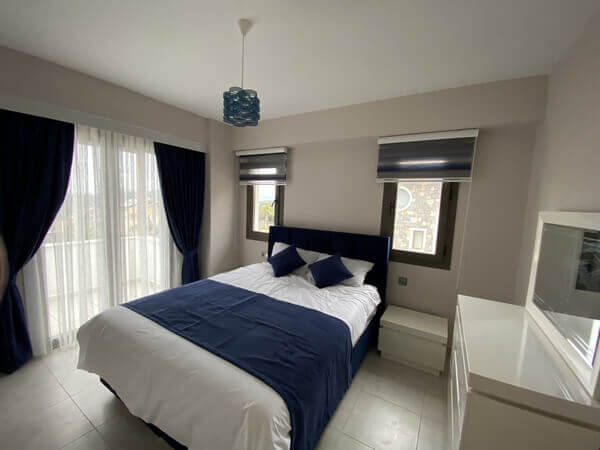 Blue-Bedroom-1-600.jpg